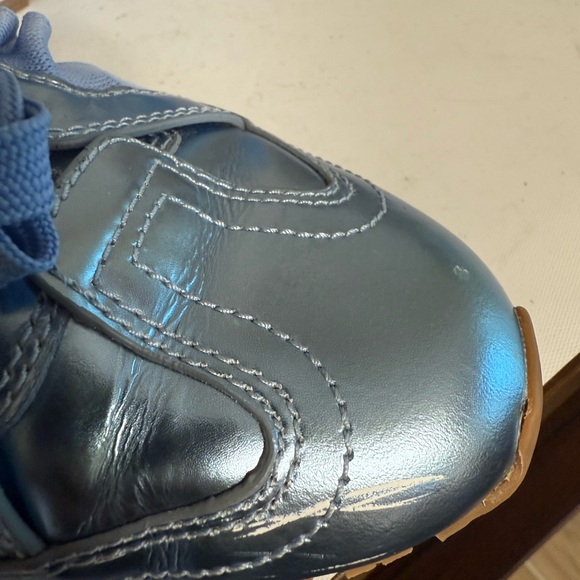 TORY SPORT by Tory Burch Metallic Light Blue Leather Ruffle Sneakers Wom's 6.5M - Picture 4 of 11